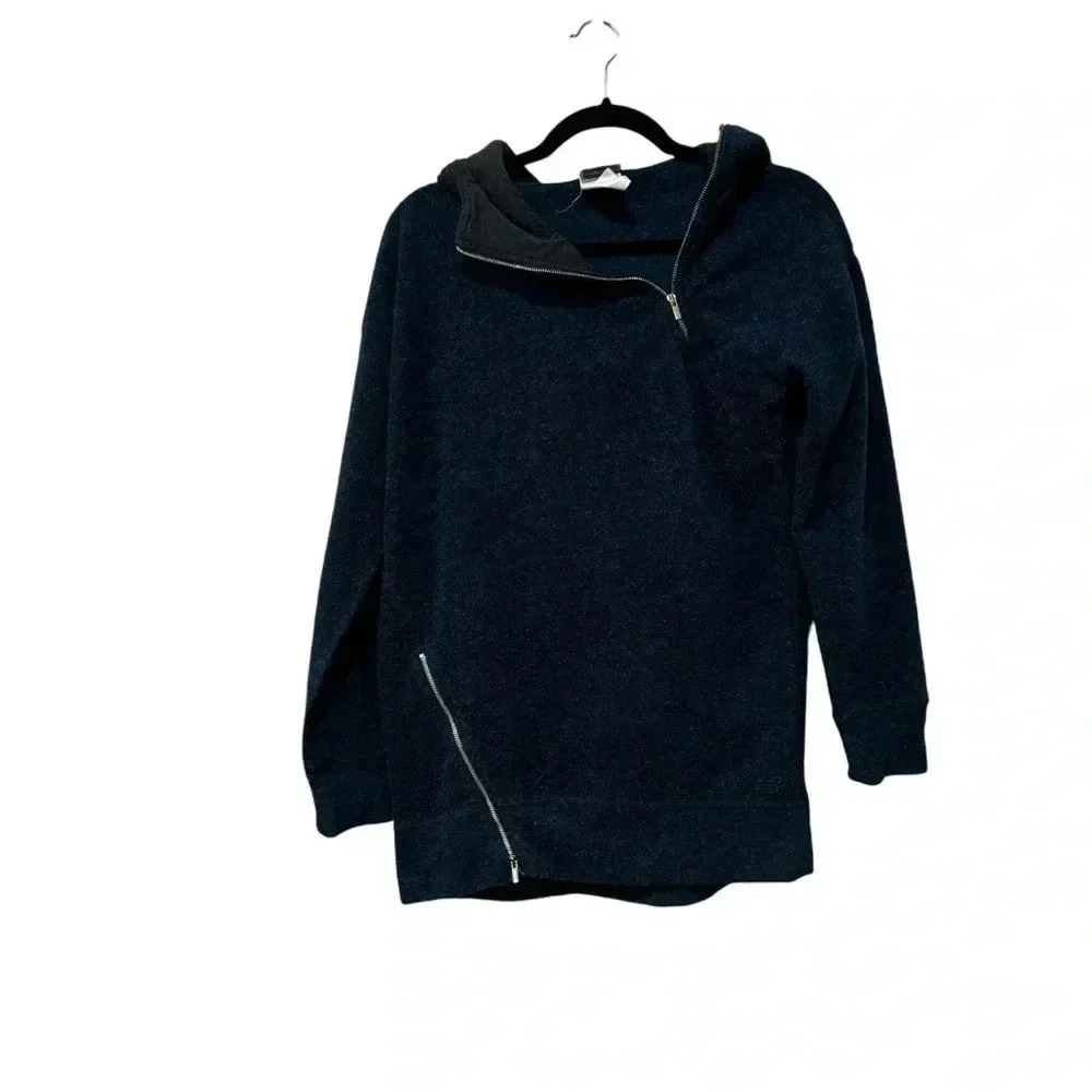 🔥 New balance hooded sweater small